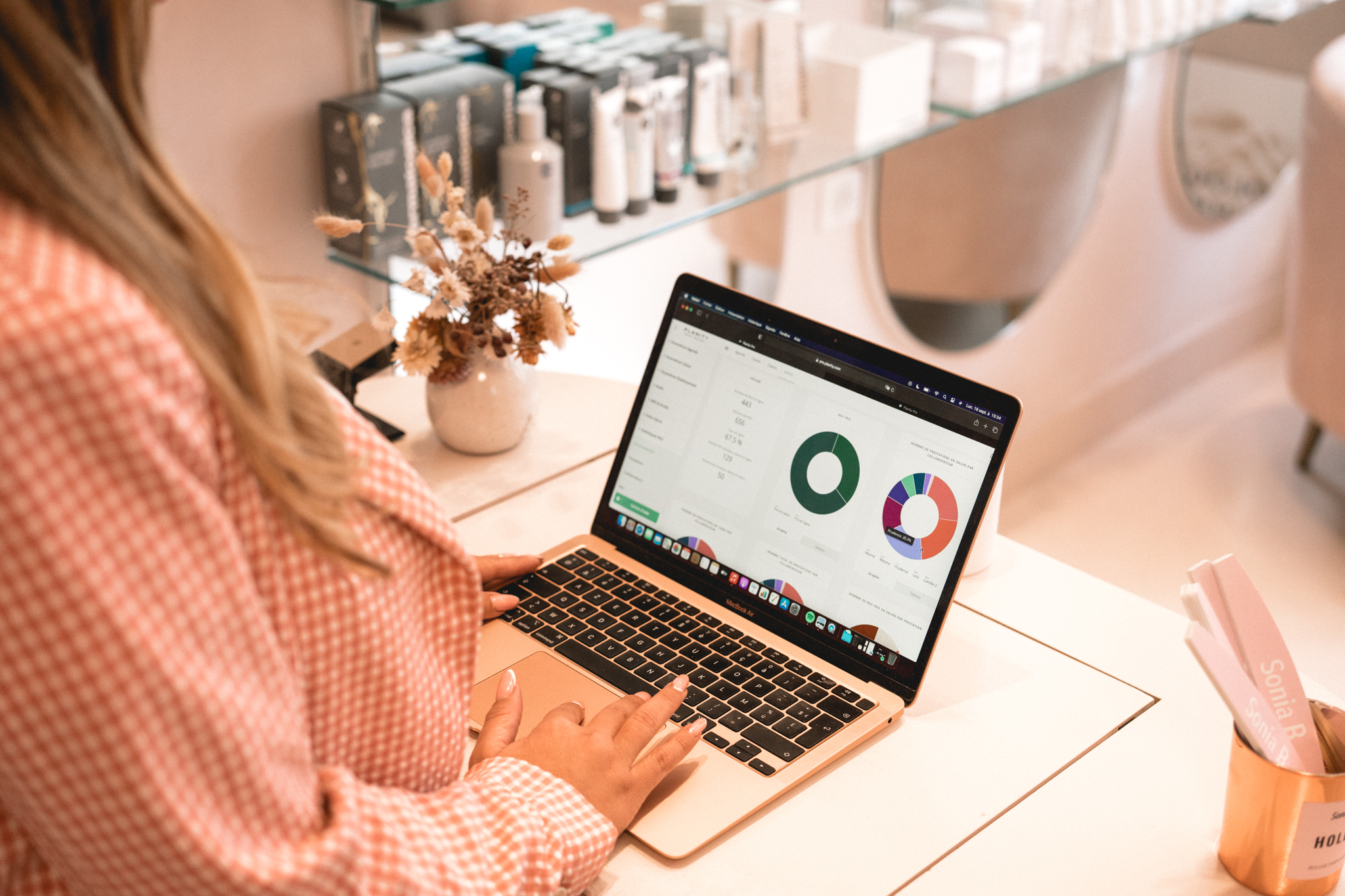 Vous êtes gérant d’un salon de manucure ?